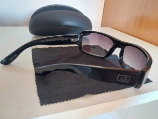 Gafas de sol Armani Exchange negras y marrones