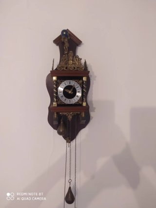 Reloj de pared antiguo