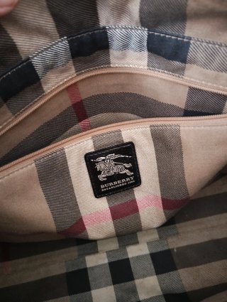 Bolso Burberry Negro  Vintage, con funda original
