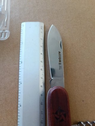 Coltello multiuso Aitor con manico in legno