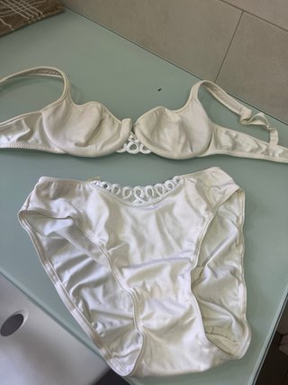 Body de encaje beige y blanco Y dos conjuntos