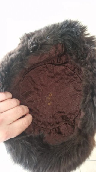 Gorro ruso de pelo marrón
