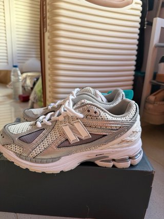 Zapatillas New Balance 1906R Plata/Blanco