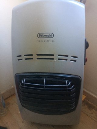Estufa DeLonghi Llama Azul Usada