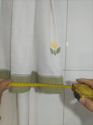 Cortinas blancas y verdes