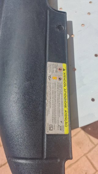 Tapa Radiador Audi A4 B8