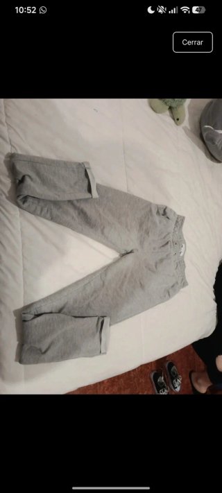 Pantalones grises