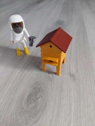 Playmobil Apicultora con Colmena