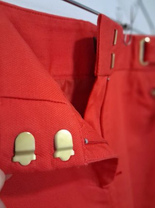 Falda de corte recto, roja. Cortefiel. Talla 38..