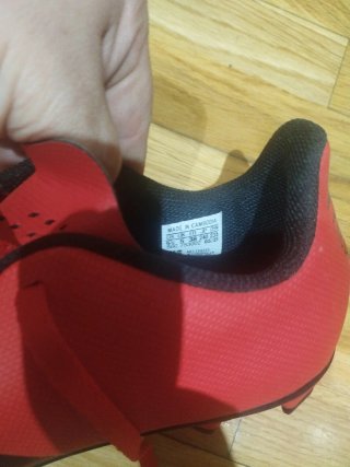 Botas fútbol niño T38 rojas