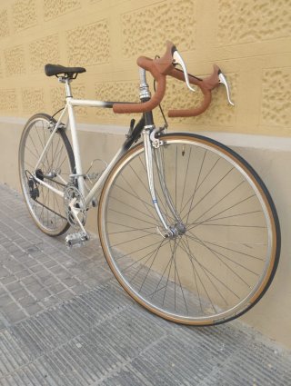 Bicicleta de carretera clásica