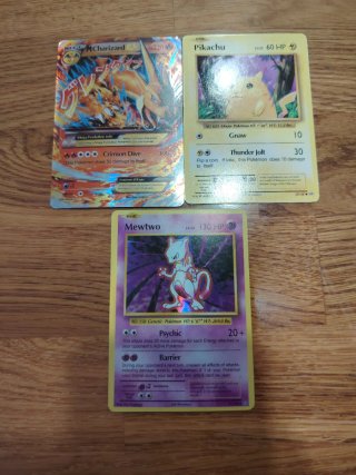 Pack Cartas Pokémon Charizard, Pikachu y Mewtwo