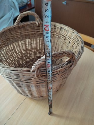 Cesta de mimbre con asas