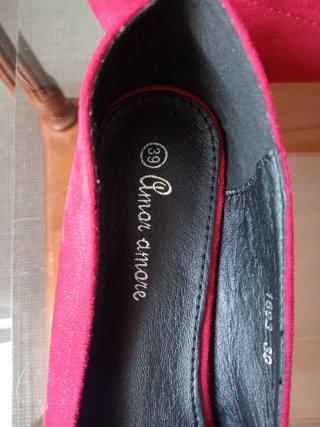 Zapatos planos rojos con pedrería talla 39