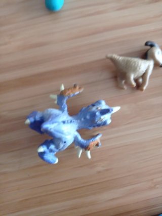 Lote 4 figuras dinosaurios y perro
