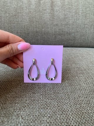 Pendientes largos plateados