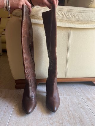 Botas altas efecto piel marrones