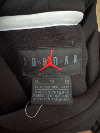 Sudadera Jordan niño negra