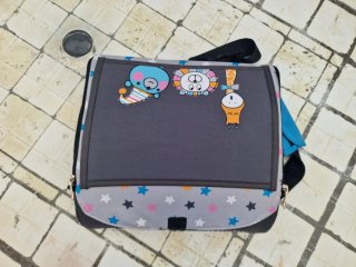 Trona portátil para bebé con diseño