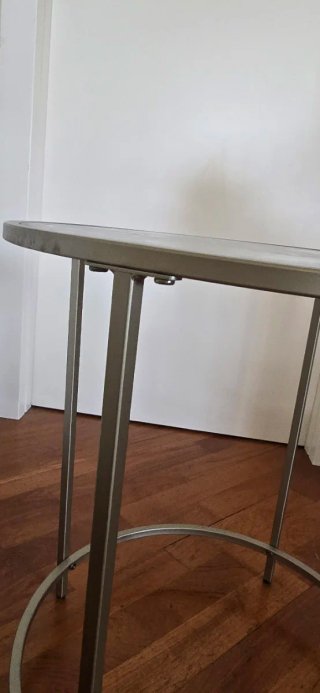 Coppia comodini rotondi vetro e metallo.