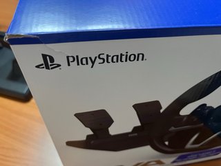 Volante HORI PS4/PS5/PC con Pedales