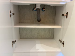 Lavabo de DM lacado y Corian