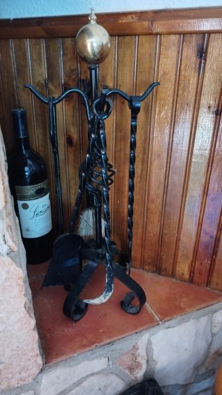 Juegos  útiles chimenea forja negro y dorado