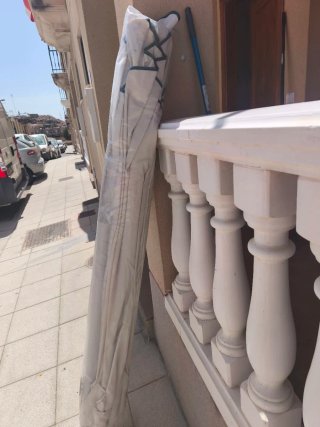 Sombrilla +pie nuevos. San Miguel 3x3m Beige
