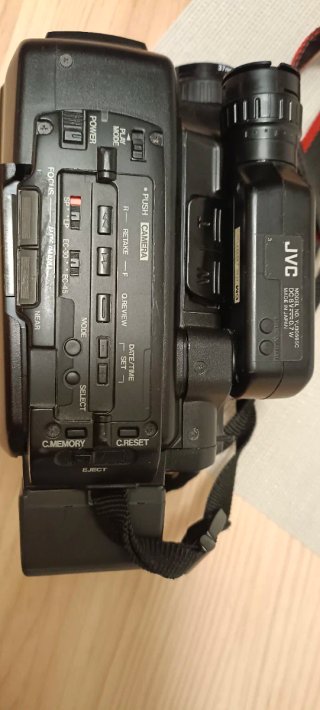 Cámara de vídeo JVC GR-AX27E