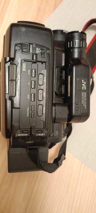 Cámara de vídeo JVC GR-AX27E