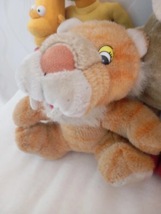 Lote de peluches: Bart,Homer,Tigre, Mono,Pato,Vaca
