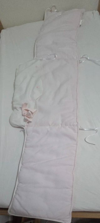 Chichonera / Protector de cuna rosa y blanco