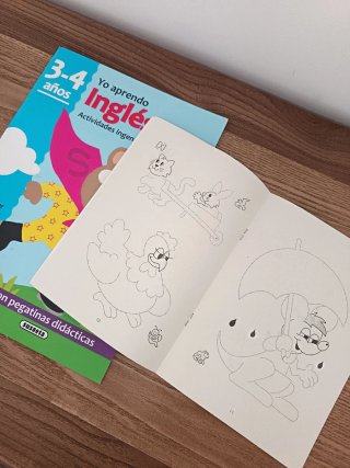 Cuadernos Ingles con pegatinas y dibujo preescolar