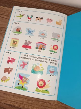 Cuadernos Ingles con pegatinas y dibujo preescolar