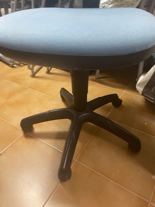 Silla de escritorio azul y negra