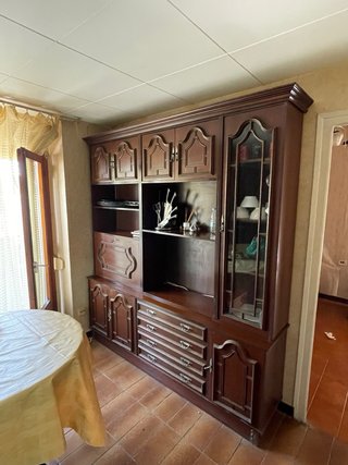 Mueble de salón madera y cristal