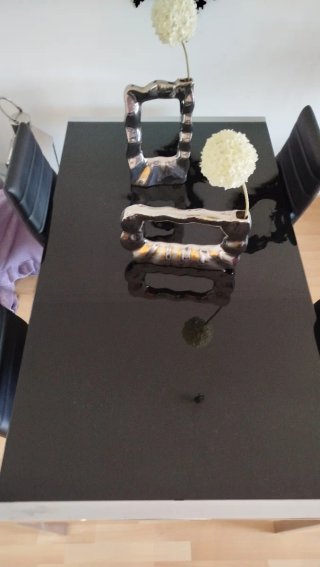 Mesa de comedor cristal y metal como nueva