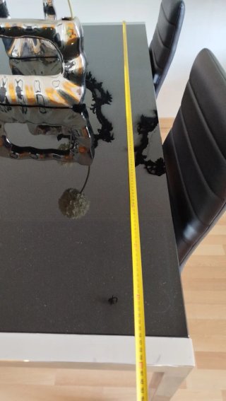 Mesa de comedor cristal y metal como nueva