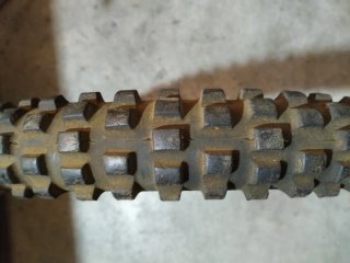 Neumático Metzeler Cross Enduro, no grietas.