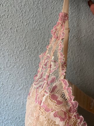 Sujetador encaje beige y rosa