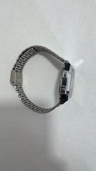 Casio A168WE Plata/violeta/negro Digital