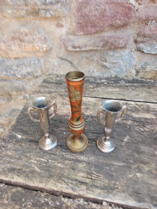 Candelabros de metal decorados (2 unidades)