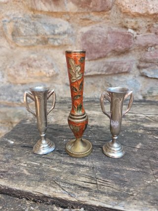 Candelabros de metal decorados (2 unidades)