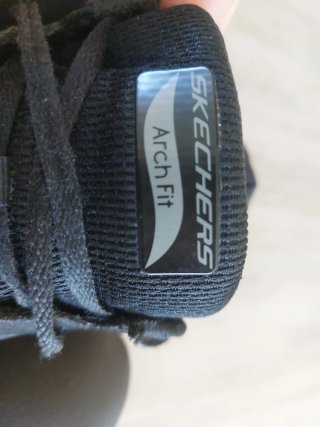 Zapatillas Skechers Arch Fit Negras
