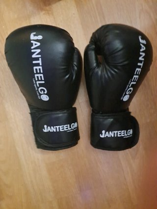 Guantes de boxeo JANTEELGO negros