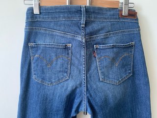 Vaqueros Levi's Talla 29/34 Modelo Slight Curve