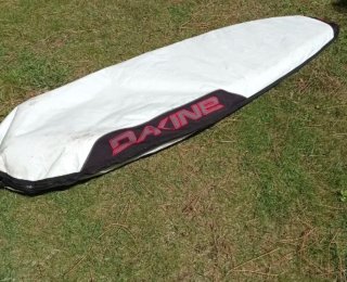 Tabla de surf 6.4 con funda
