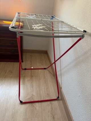 Tendedero metálico plegable rojo