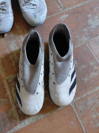 Lote de zapatillas deportivas para niños