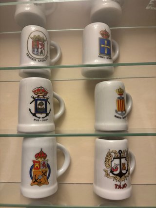 Jarras miniatura fragatas y cazaminas